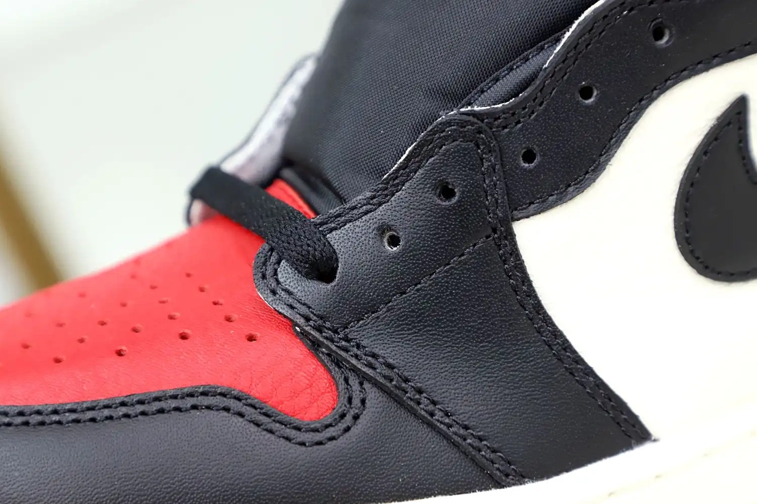 RETRO Kimikick TOE' 'BRED OG JORDAN AIR HIGH 1 0526